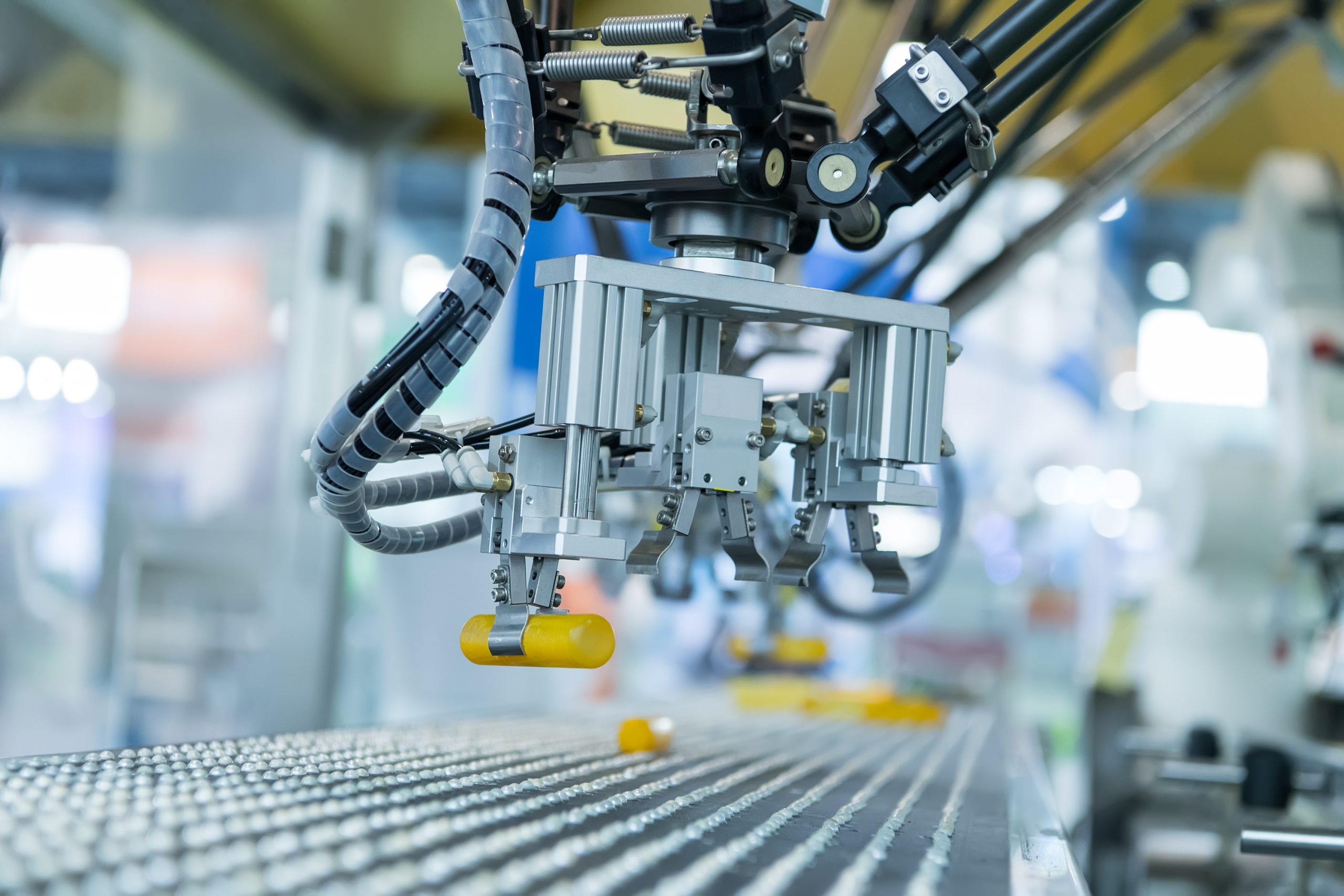Zrobotyzowane systemy paletyzacji, roboty do pakowania, wdrażanie robotyzacji przemysłowej